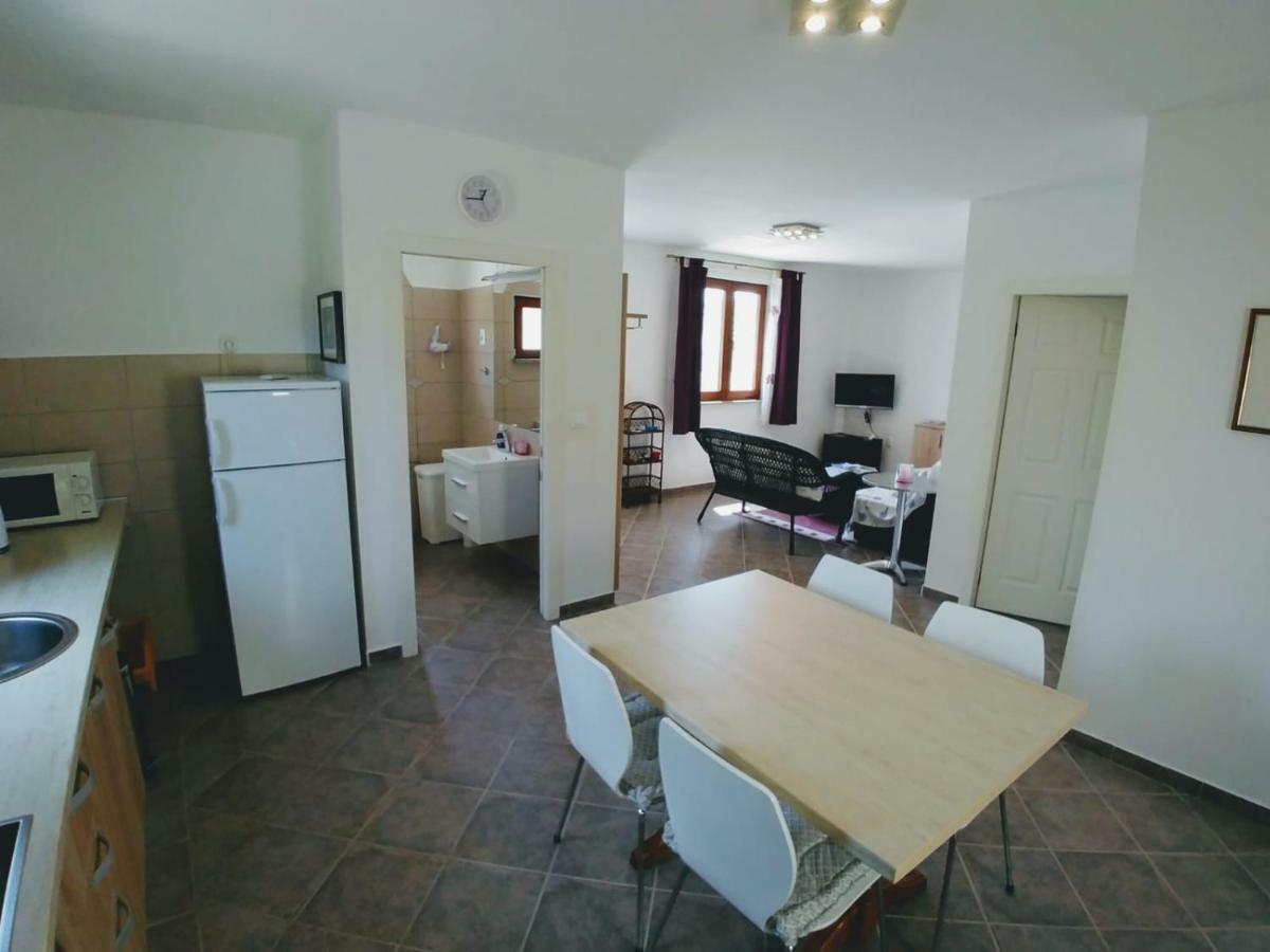 Abba Apartment Sveti Lovreč Pazenatički Εξωτερικό φωτογραφία